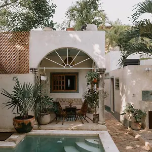 bnb-casa-mezcla.hotelsmerida.org/